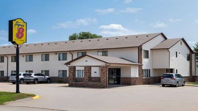 Super 8 Dyersville