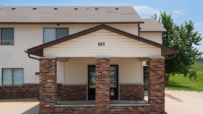 <b>Super 8 Dyersville Exterior</b>. Images powered by <a href="https://iceportal.shijigroup.com/" title="IcePortal" target="_blank">IcePortal</a>.