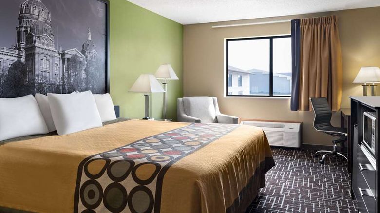 <b>Super 8 Dyersville Room</b>. Images powered by <a href="https://iceportal.shijigroup.com/" title="IcePortal" target="_blank">IcePortal</a>.