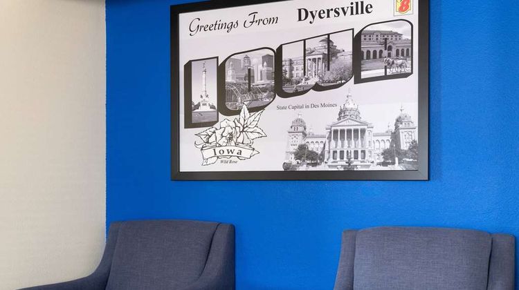 Super 8 Dyersville Lobby