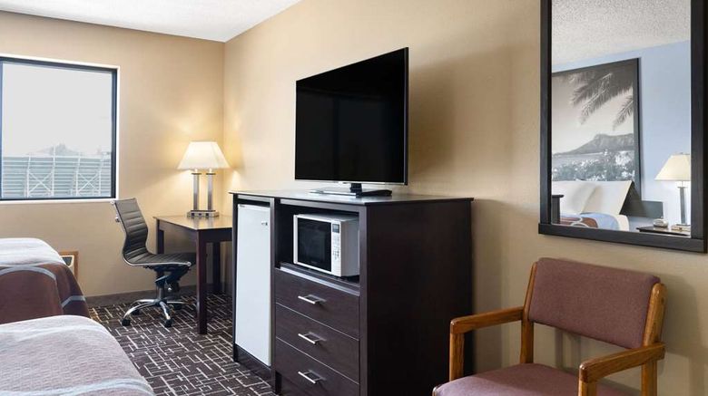 <b>Super 8 Dyersville Room</b>. Images powered by <a href="https://iceportal.shijigroup.com/" title="IcePortal" target="_blank">IcePortal</a>.