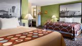 Super 8 Dyersville Suite