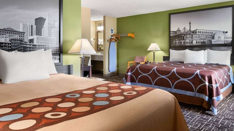<b>Super 8 Dyersville Suite</b>. Images powered by <a href="https://iceportal.shijigroup.com/" title="IcePortal" target="_blank">IcePortal</a>.