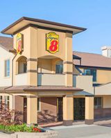 Super 8 Salmon Arm