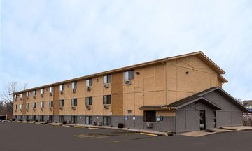 Super 8 Dubuque/Galena Area