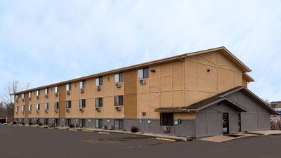 Super 8 Dubuque/Galena Area