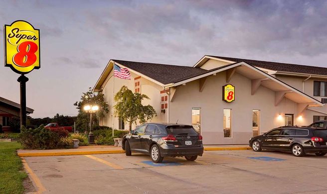 Super 8 Keokuk Exterior
