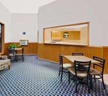 Super 8 Keokuk Lobby