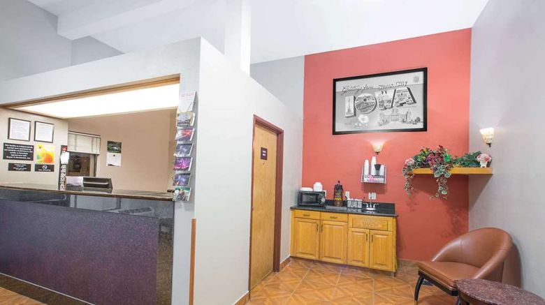 <b>Super 8 Sioux City/Morningside Area Lobby</b>. Images powered by <a href="https://iceportal.shijigroup.com/" title="IcePortal" target="_blank">IcePortal</a>.