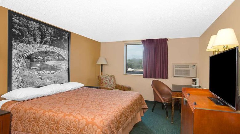 <b>Super 8 Sioux City/Morningside Area Room</b>. Images powered by <a href="https://iceportal.shijigroup.com/" title="IcePortal" target="_blank">IcePortal</a>.
