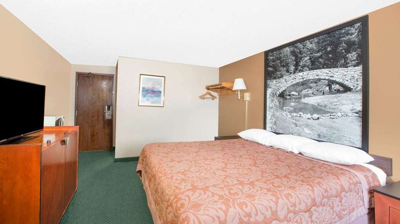 <b>Super 8 Sioux City/Morningside Area Room</b>. Images powered by <a href="https://iceportal.shijigroup.com/" title="IcePortal" target="_blank">IcePortal</a>.