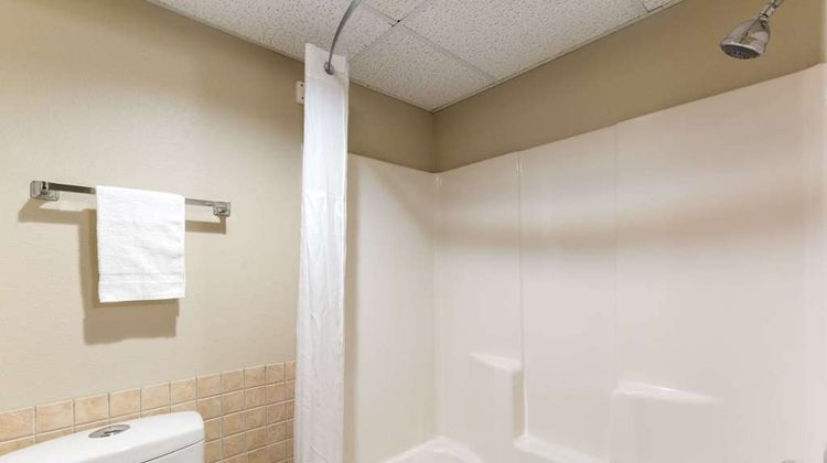 Super 8 Perry Room