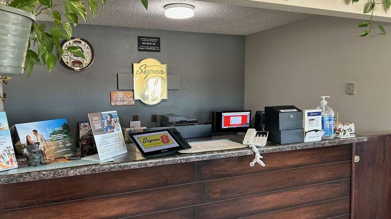 <b>Super 8 Perry Lobby</b>. Images powered by <a href="https://iceportal.shijigroup.com/" title="IcePortal" target="_blank">IcePortal</a>.