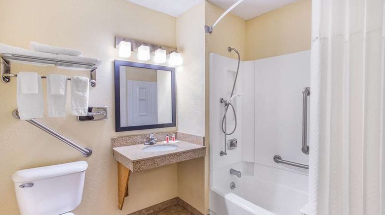 <b>Super 8 Decorah Room</b>. Images powered by <a href="https://iceportal.shijigroup.com/" title="IcePortal" target="_blank">IcePortal</a>.