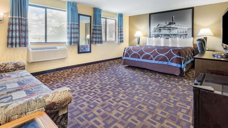 <b>Super 8 Decorah Suite</b>. Images powered by <a href="https://iceportal.shijigroup.com/" title="IcePortal" target="_blank">IcePortal</a>.