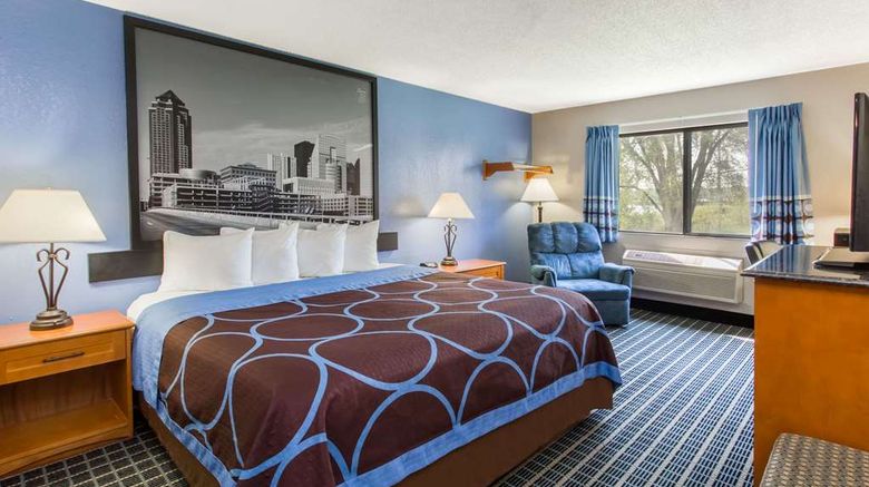 <b>Super 8 Iowa City/Coralville Room</b>. Images powered by <a href="https://iceportal.shijigroup.com/" title="IcePortal" target="_blank">IcePortal</a>.