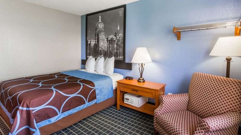 <b>Super 8 Iowa City/Coralville Room</b>. Images powered by <a href="https://iceportal.shijigroup.com/" title="IcePortal" target="_blank">IcePortal</a>.