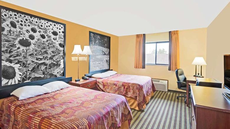 <b>Super 8 Iowa Falls Room</b>. Images powered by <a href="https://iceportal.shijigroup.com/" title="IcePortal" target="_blank">IcePortal</a>.