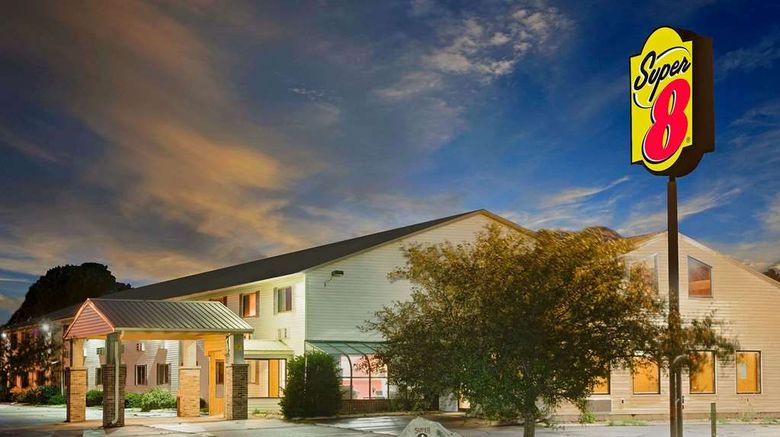 Super 8 Iowa Falls Exterior. Images powered by <a href="https://iceportal.shijigroup.com" target="_blank" rel="noopener">Ice Portal</a>.