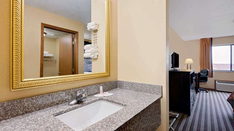 <b>Super 8 Iowa Falls Room</b>. Images powered by <a href="https://iceportal.shijigroup.com/" title="IcePortal" target="_blank">IcePortal</a>.