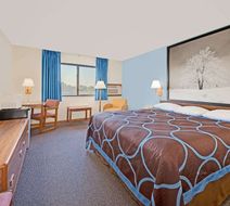 Super 8 Centerville Room