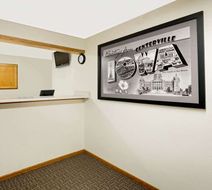 Super 8 Centerville Lobby