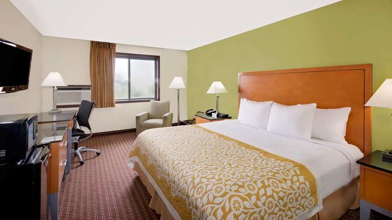 <b>Days Inn Fort Dodge Room</b>. Images powered by <a href="https://iceportal.shijigroup.com/" title="IcePortal" target="_blank">IcePortal</a>.