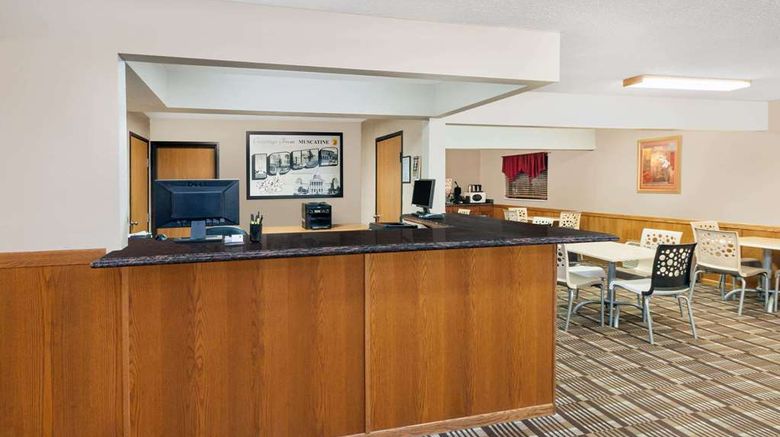<b>Super 8 Muscatine Lobby</b>. Images powered by <a href="https://iceportal.shijigroup.com/" title="IcePortal" target="_blank">IcePortal</a>.