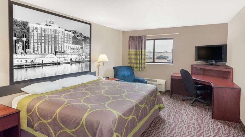 <b>Super 8 Muscatine Room</b>. Images powered by <a href="https://iceportal.shijigroup.com/" title="IcePortal" target="_blank">IcePortal</a>.