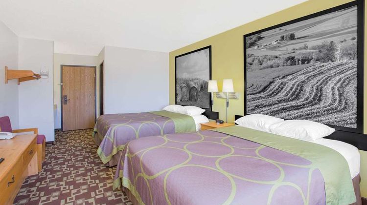 Super 8 Independence Room
