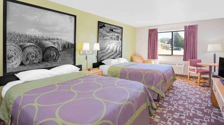 Super 8 Independence Room