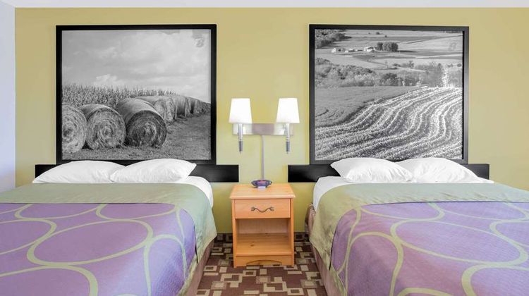 Super 8 Independence Room
