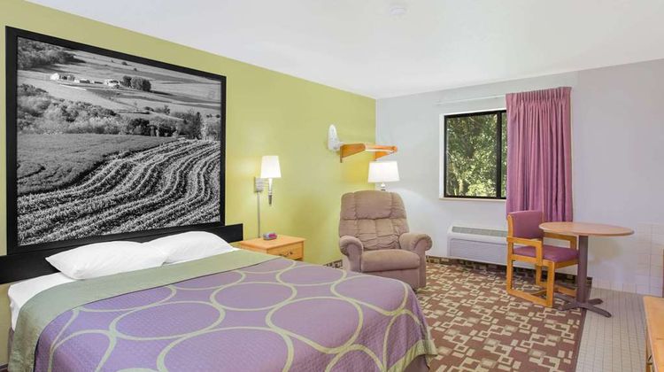 Super 8 Independence Suite