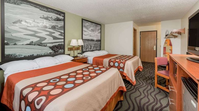 <b>Super 8 Newton Room</b>. Images powered by <a href="https://iceportal.shijigroup.com/" title="IcePortal" target="_blank">IcePortal</a>.