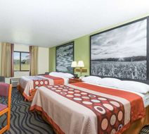 Super 8 Newton Room