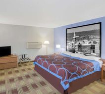 Super 8 Toledo Room