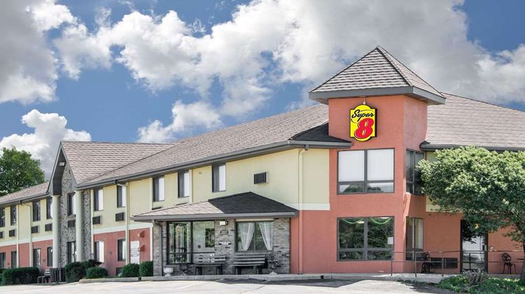 Super 8 Toledo Exterior