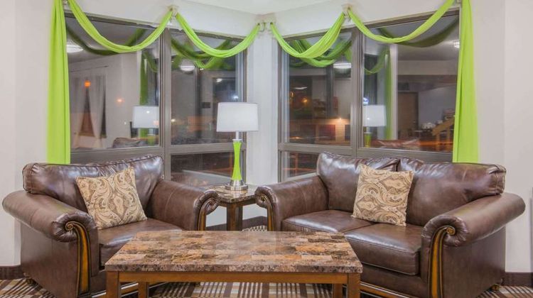 Super 8 Toledo Lobby