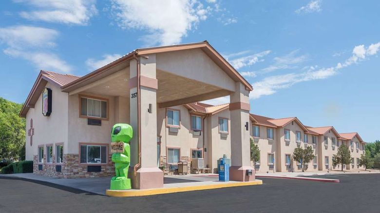 <b>Super 8 Roswell Exterior</b>. Images powered by <a href="https://iceportal.shijigroup.com/" title="IcePortal" target="_blank">IcePortal</a>.