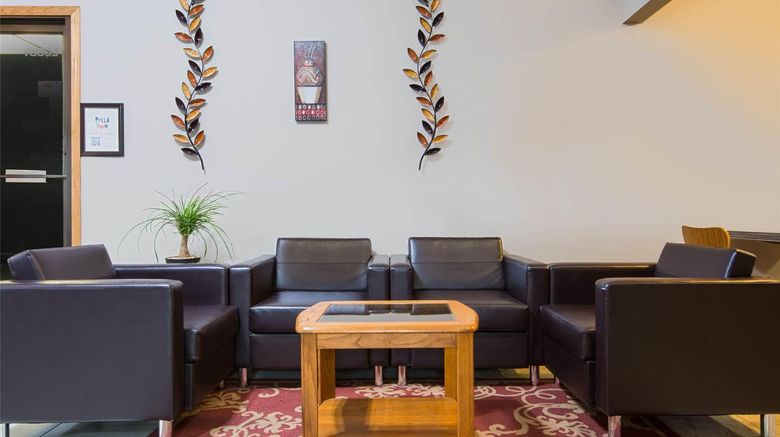 <b>Super 8 Pella Lobby</b>. Images powered by <a href="https://iceportal.shijigroup.com/" title="IcePortal" target="_blank">IcePortal</a>.