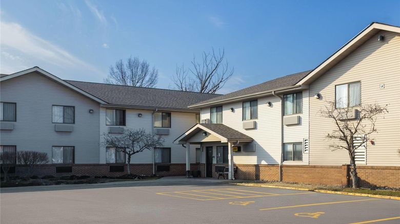 Super 8 Mentor/Cleveland Area Exterior. Images powered by <a href="https://iceportal.shijigroup.com" target="_blank" rel="noopener">Ice Portal</a>.