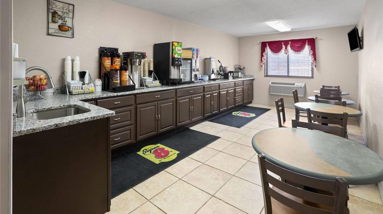 <b>Super 8 Mentor/Cleveland Area Other</b>. Images powered by <a href="https://iceportal.shijigroup.com/" title="IcePortal" target="_blank">IcePortal</a>.
