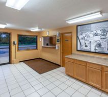 Super 8 Goodland Lobby
