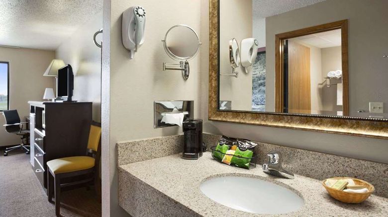 <b>Super 8 Cameron Room</b>. Images powered by <a href="https://iceportal.shijigroup.com/" title="IcePortal" target="_blank">IcePortal</a>.