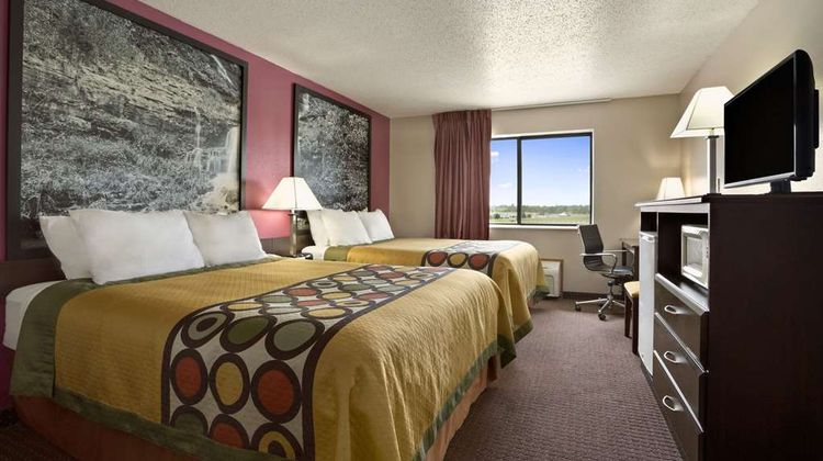 Super 8 Cameron Room