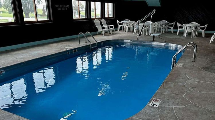 Super 8 Cameron Pool
