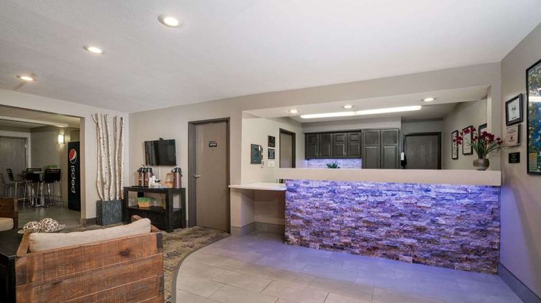 <b>Super 8 Spirit Lake/Okoboji Lobby</b>. Images powered by <a href="https://iceportal.shijigroup.com/" title="IcePortal" target="_blank">IcePortal</a>.