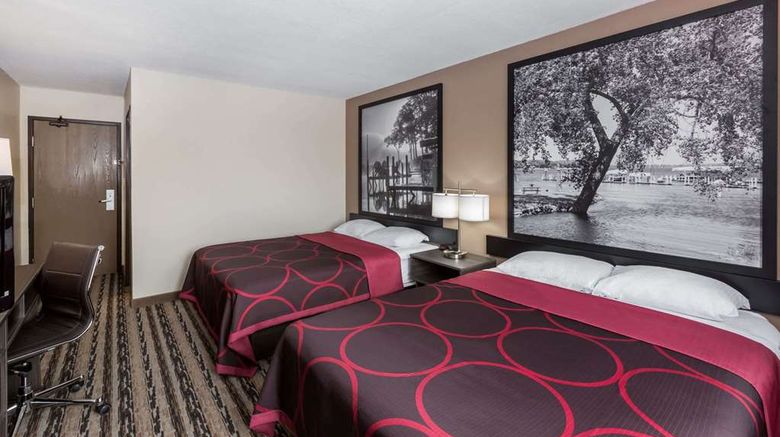 <b>Super 8 Spirit Lake/Okoboji Room</b>. Images powered by <a href="https://iceportal.shijigroup.com/" title="IcePortal" target="_blank">IcePortal</a>.