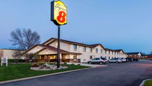Super 8 Spirit Lake/Okoboji