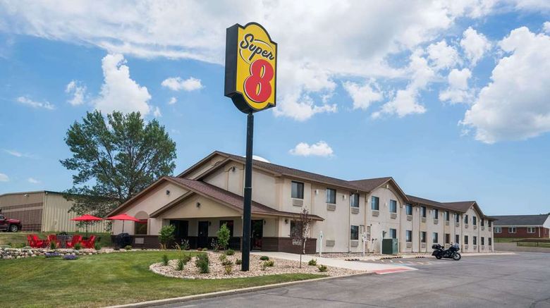 <b>Super 8 Spirit Lake/Okoboji Exterior</b>. Images powered by <a href="https://iceportal.shijigroup.com/" title="IcePortal" target="_blank">IcePortal</a>.